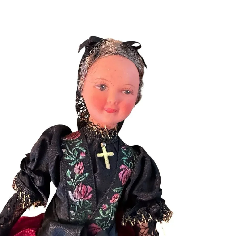 Vintage Divanach Folk Doll Hand‎ Painted Face Embroidered Velvet European 9”